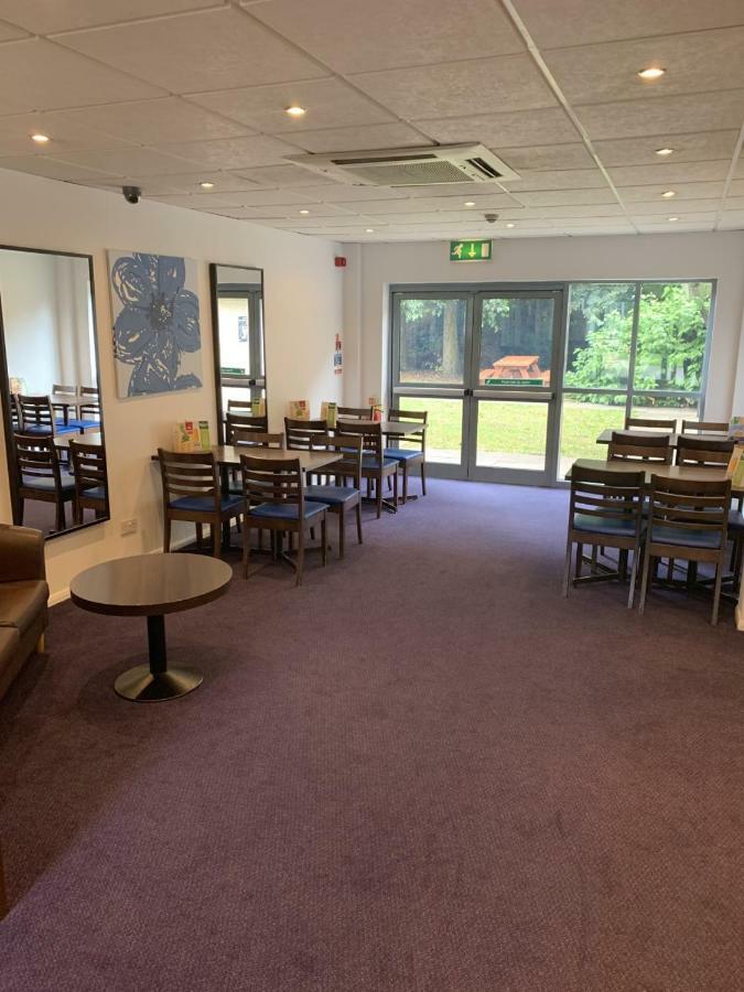 Days Inn By Wyndham Donington Castle Donington Extérieur photo